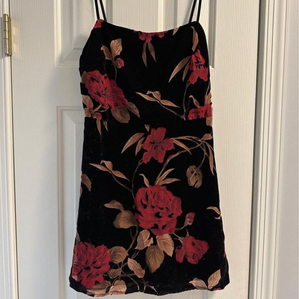 Lush Dress With Adjustable Straps Size Small Excellent Condition